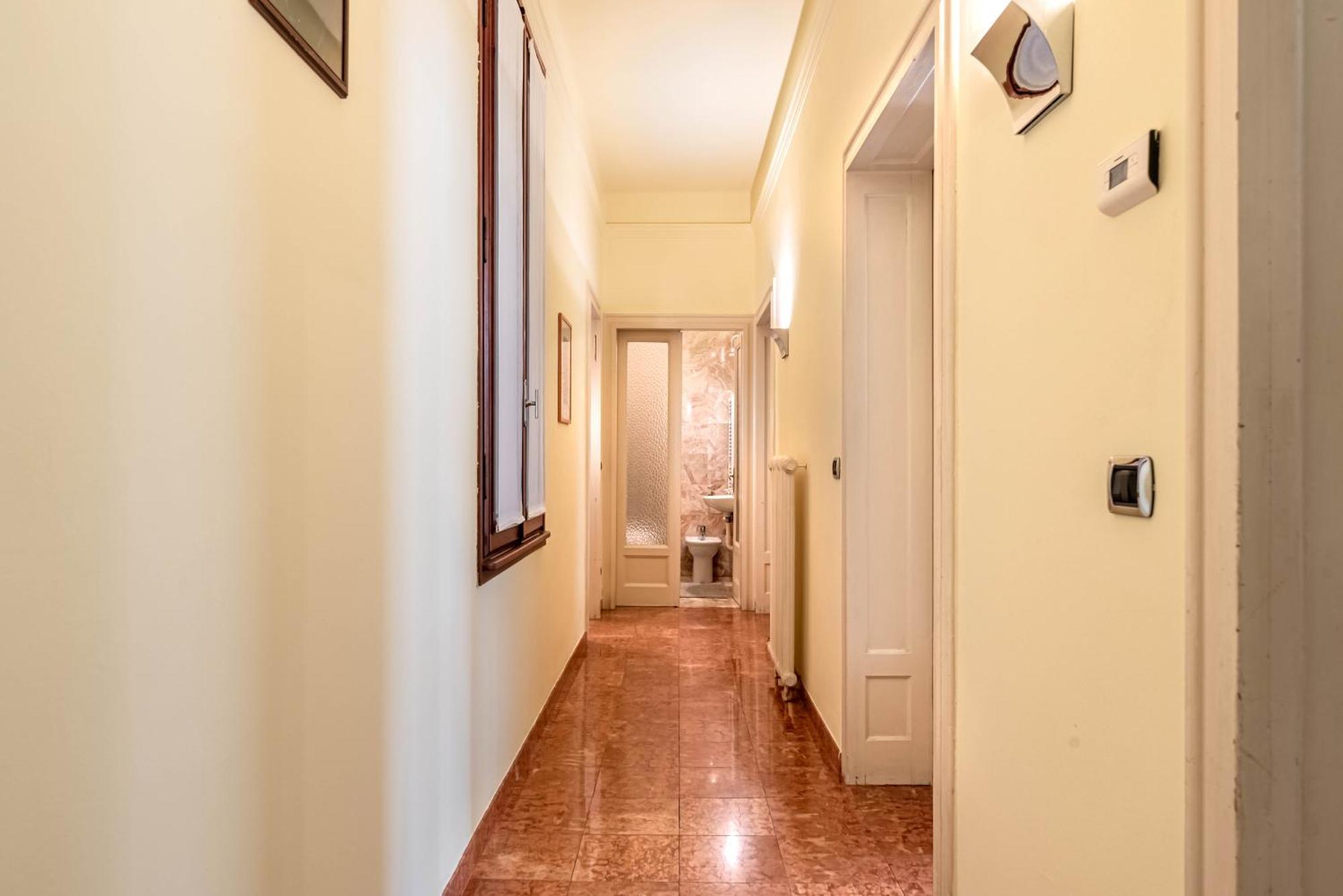 Piazza Isolo Central Apartment Verona Eksteriør billede