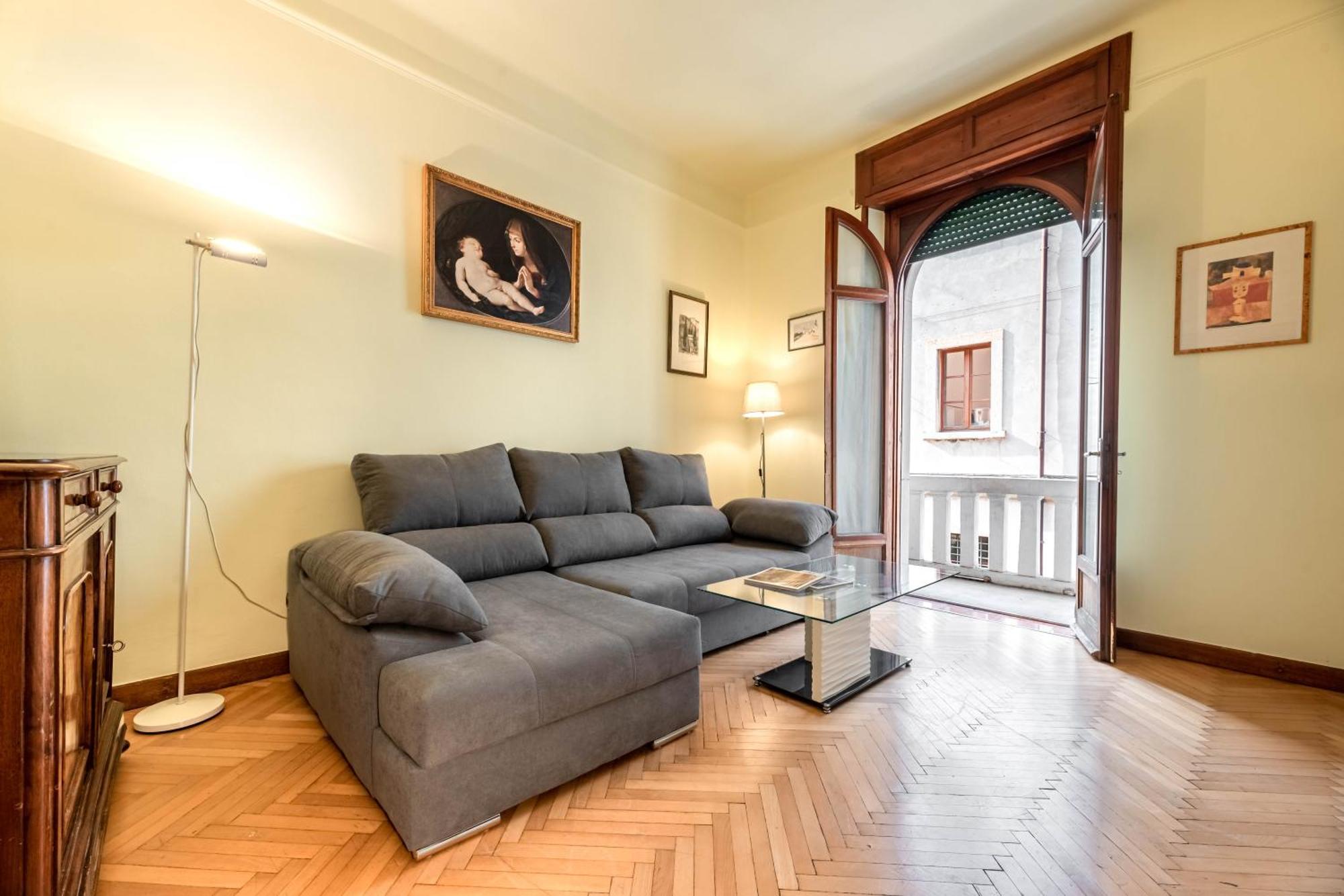 Piazza Isolo Central Apartment Verona Eksteriør billede