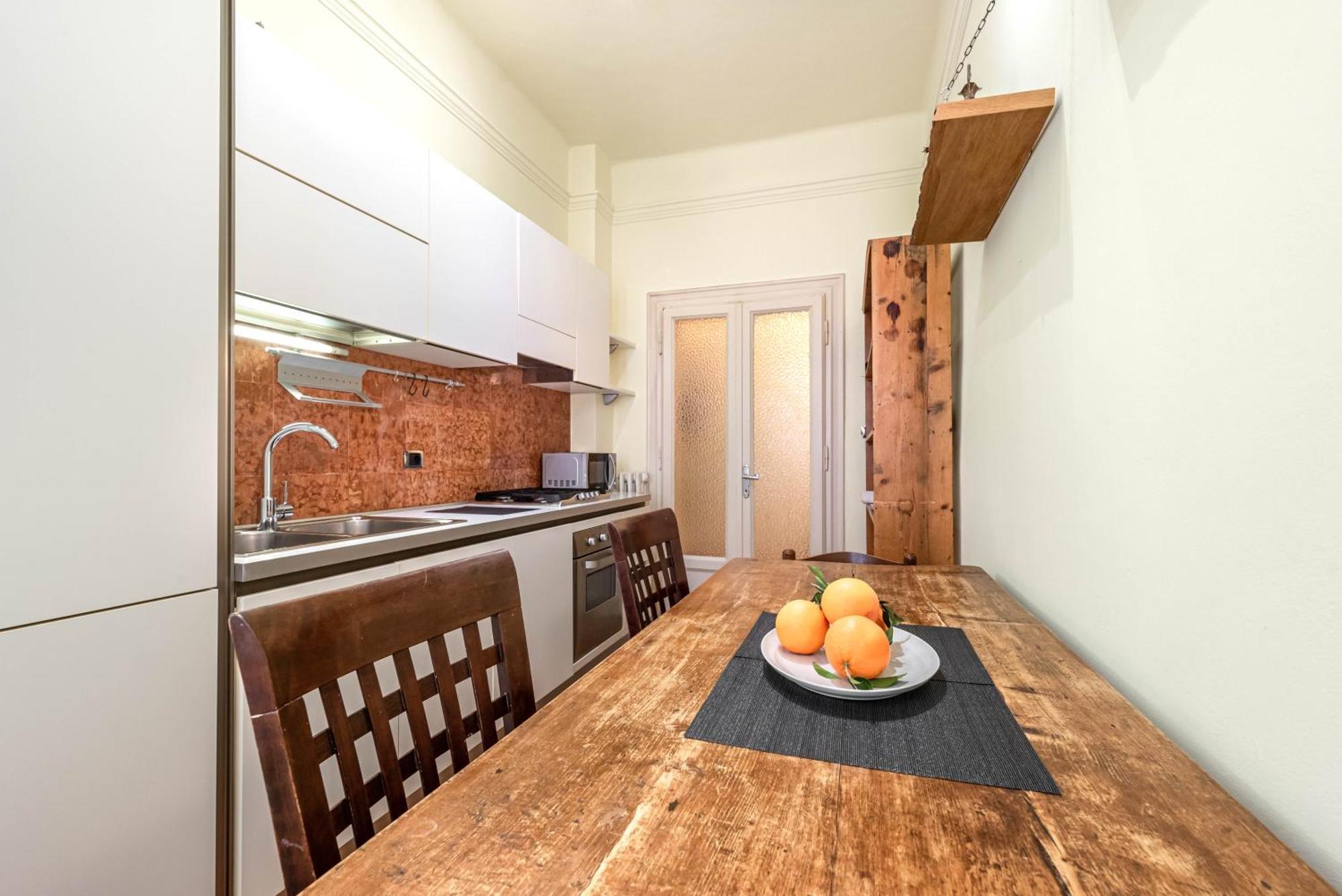 Piazza Isolo Central Apartment Verona Eksteriør billede