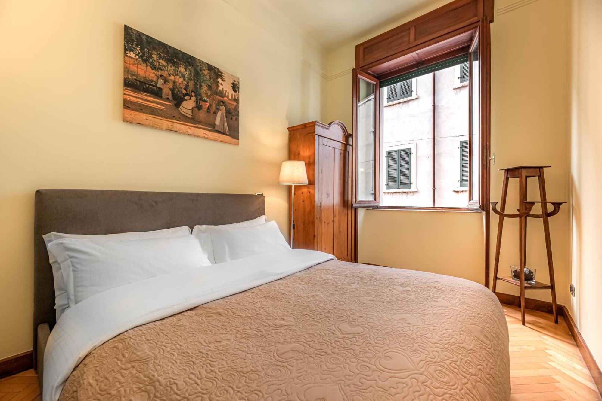 Piazza Isolo Central Apartment Verona Eksteriør billede